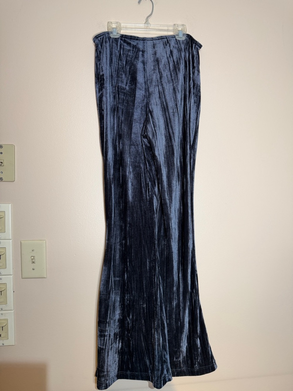 Urban Outfitters Velvet Flare Pants - blue - Picture 5 of 6